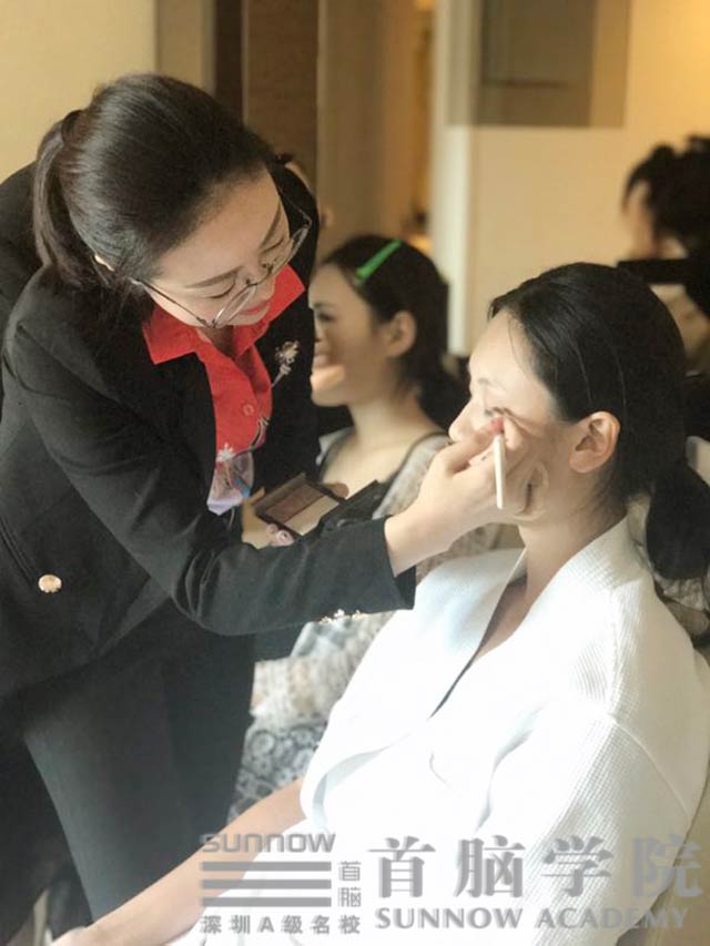 首腦學(xué)院精彩詮釋美麗事業(yè) 第12屆亞洲品牌小姐總決賽完美落幕！