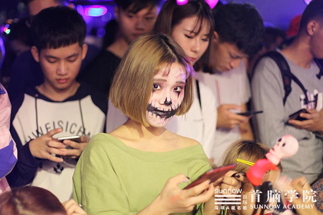 全城狂歡，首腦學院萬圣夜派對華麗告捷！