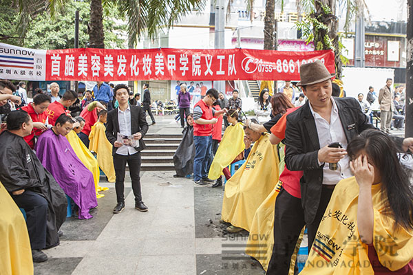 首腦學(xué)院南山校區(qū)義工現(xiàn)場(chǎng)