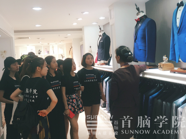 首腦學(xué)院形象設(shè)計(jì)學(xué)員至天長(zhǎng)地久婚紗攝影交流學(xué)習(xí)
