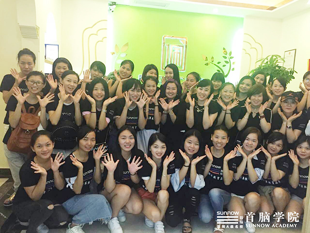 首腦學(xué)院為新力軍開啟舞臺(tái)  在花樣年華里盡情搏擊吧！