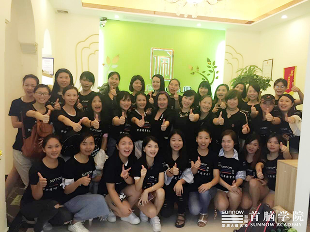 首腦學(xué)院為新力軍開啟舞臺(tái)  在花樣年華里盡情搏擊吧！
