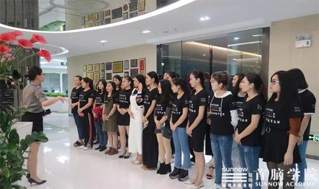 首腦學(xué)院攜手大企，強聯(lián)手拓平臺，把握機遇我們要做夢想的主人！