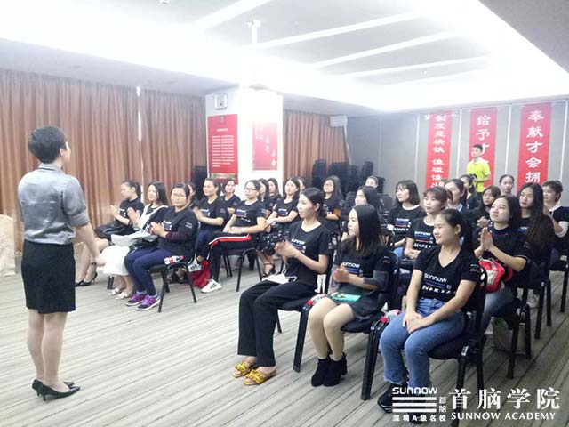 首腦學(xué)院攜手大企，強聯(lián)手拓平臺，把握機遇我們要做夢想的主人！