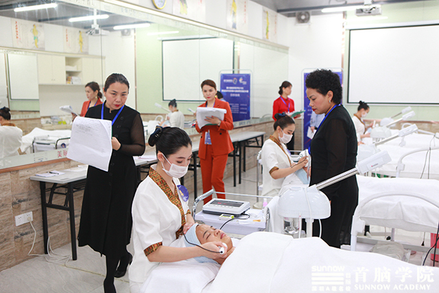 首腦學(xué)院再擔(dān)重任，成功舉辦第45屆世界技能大賽深圳市選拔賽美容、美發(fā)大賽