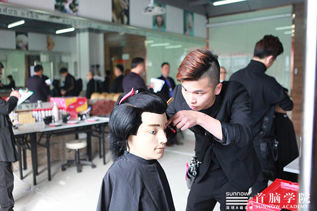 首腦學(xué)院再擔(dān)重任，成功舉辦第45屆世界技能大賽深圳市選拔賽美容、美發(fā)大賽