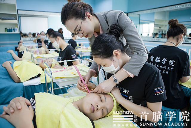 首腦學(xué)院再擔(dān)重任，成功舉辦第45屆世界技能大賽深圳市選拔賽美容、美發(fā)大賽