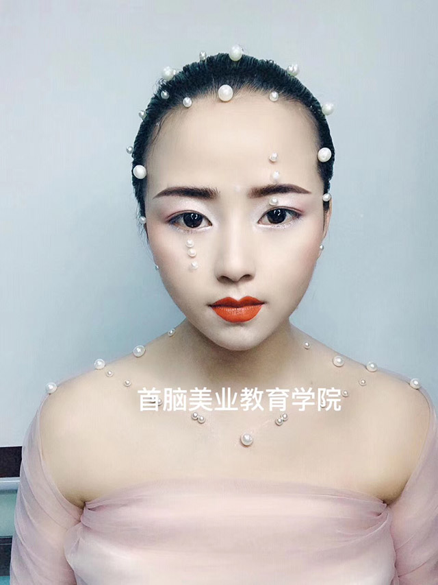 化妝學校排名