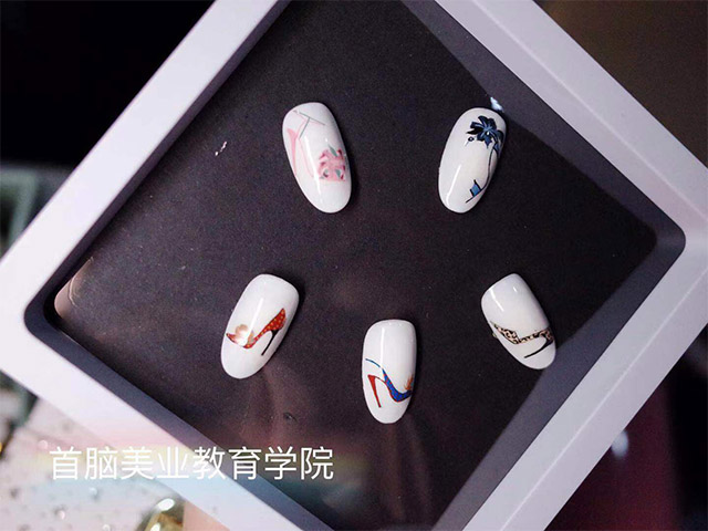 學專業(yè)美甲技術(shù)去哪家培訓學校學好