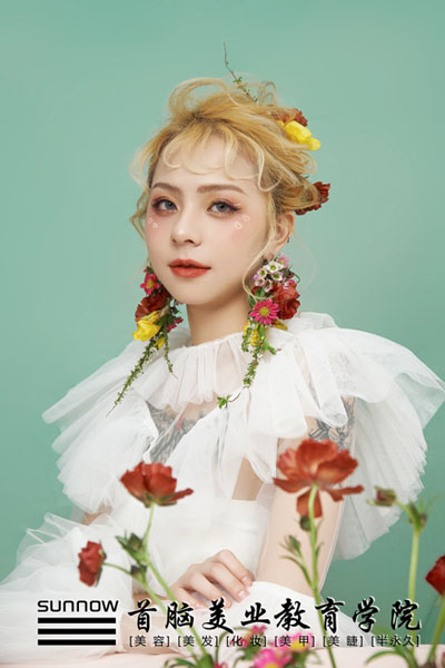國內哪里有專業(yè)化妝培訓學校