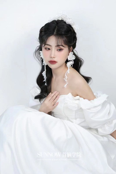 學(xué)習(xí)影視化妝在深圳好不好，化妝學(xué)校怎么選？