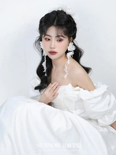 對化妝學(xué)校不了解怎么選擇化妝培訓(xùn)學(xué)校 化妝培訓(xùn)學(xué)校
